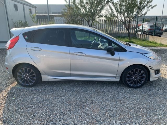 Ford Fiesta 1.5 TDCi 75CV 5 porte ST-Line - foto 4 di 4