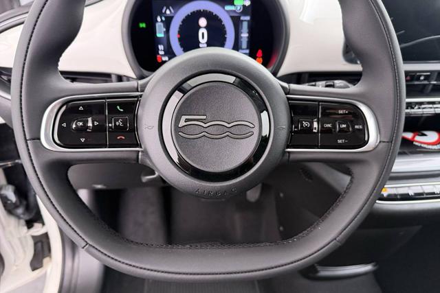 Fiat 500e Berlina 23,8 kWh - foto 2 di 4