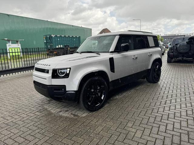 Land Rover Defender 110 3.0D I6 350 CV AWD Auto X-Dynamic HSE - foto 4 di 4