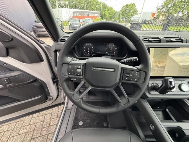 Land Rover Defender 110 3.0D I6 350 CV AWD Auto X-Dynamic HSE - foto 2 di 4