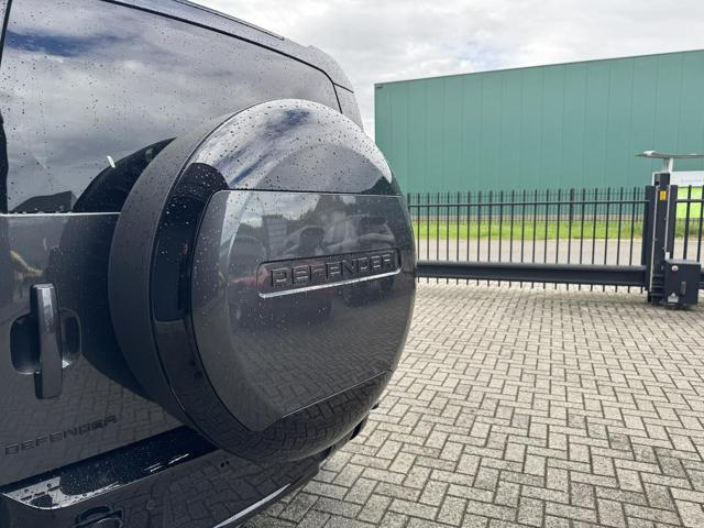 Land Rover Defender 110 3.0D I6 350 CV AWD Auto X-Dynamic HSE - foto 4 di 4