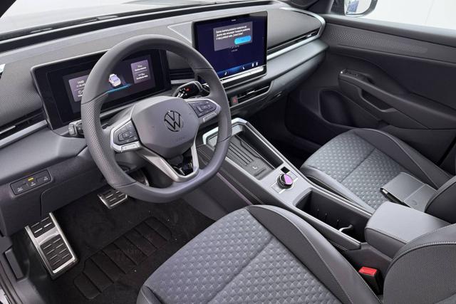 Volkswagen T-Roc 1.5 eTSI ACT 150 CV DSG R-Line - foto 2 di 4