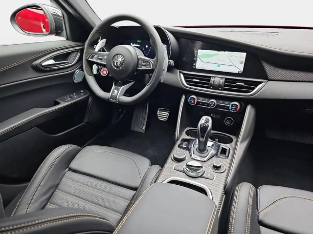 Alfa Romeo Giulia 2.9 V6 Bi-Turbo AT8 Quadrifoglio Oro - foto 2 di 4