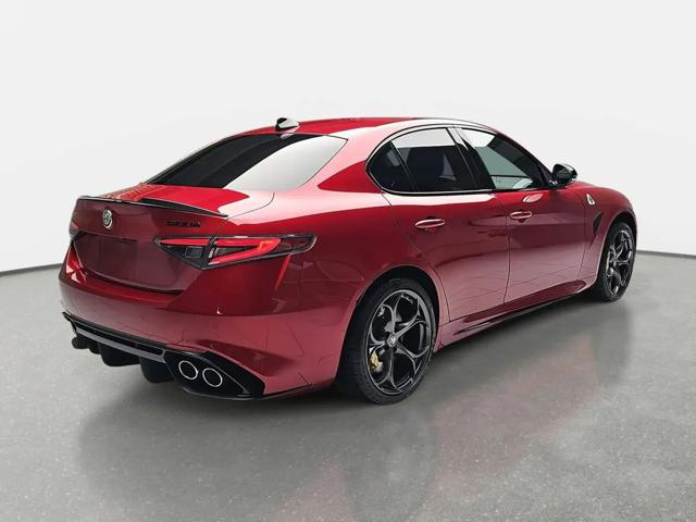Alfa Romeo Giulia 2.9 V6 Bi-Turbo AT8 Quadrifoglio Oro nuovo a MONTEFORTE IRPINO