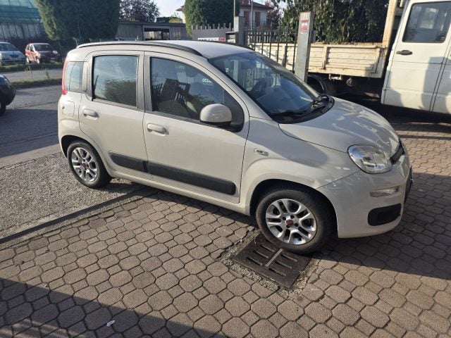 Fiat Panda 1.2 Lounge 69cv E6 - foto 2 di 4