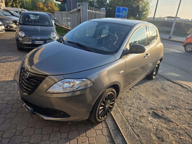 Lancia Ypsilon 1.2 8v Silver ecochic Gpl 69cv - foto 3 di 4