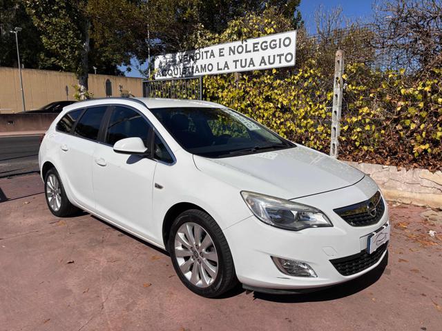 Opel Astra 1.4 Turbo 140CV Sports Tourer GPL Tech Cosmo, del 2012, 189.000 km, in vendita a Roma (RM)