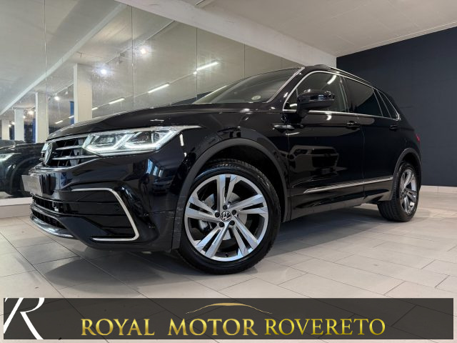 Volkswagen Tiguan 2.0 TDI 150 CV SCR DSG 4MOTION R-LINE !!! usato a ROVERETO