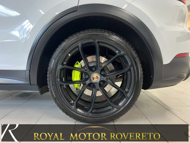 Porsche Cayenne Coupé3.0 V6 E-Hybrid 462cv +22"/Pack Sport/Carbon! - foto 4 di 4