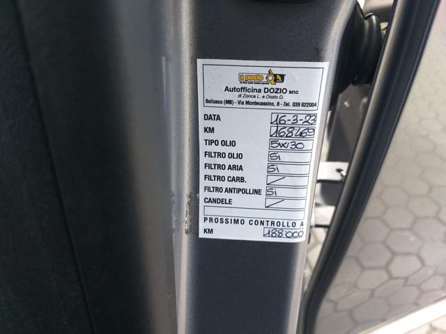 Peugeot 2008 1.6 e-HDi 92 CV Stop&Start robotizzato - foto 2 di 4