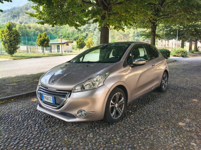 Peugeot 208 1.4 HDi 68 CV 3 PORTE - foto 2 di 4
