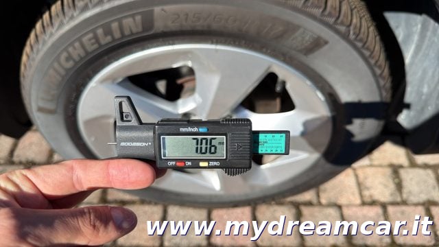 Nissan Qashqai 1.5 dCi 115 CV Tekna - foto 3 di 4