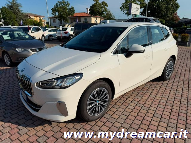 BMW 218 i Active Tourer Luxury - foto 2 di 4