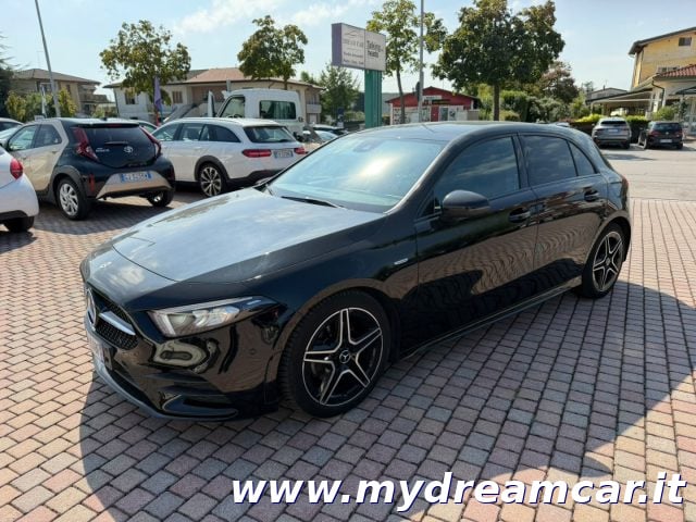 Mercedes-Benz A 180 d Automatic Premium Night Edition LUCI AMBIENTE - foto 2 di 4