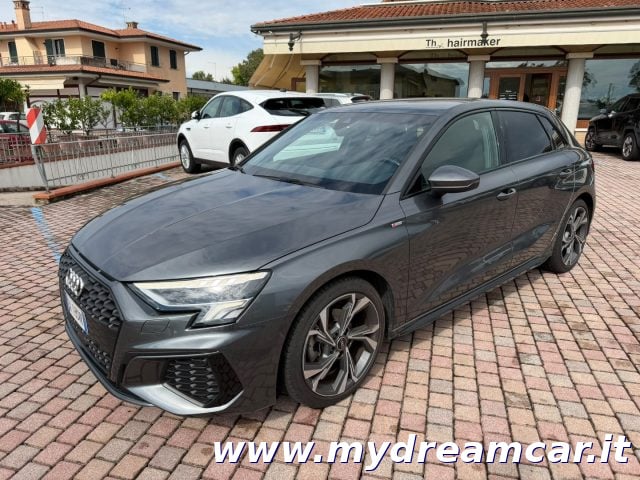 Audi A3 SPB 30 TDI S line edition - foto 2 di 4