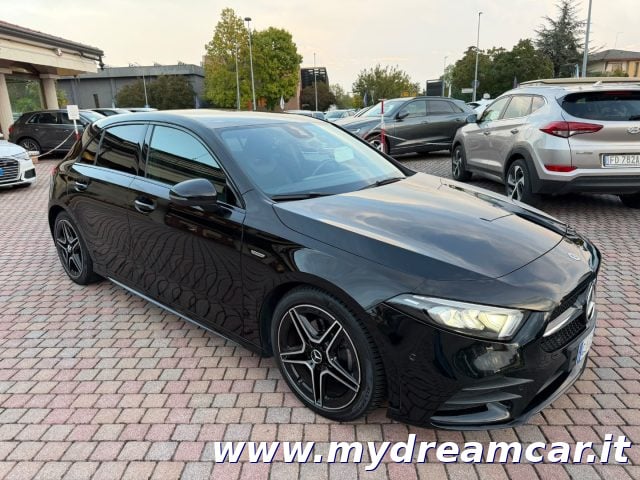 Mercedes-Benz A 180 d Automatic Premium Night Edition LUCI AMBIENTE - foto 4 di 4