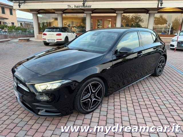 Mercedes-Benz A 180 d Automatic Premium Night Edition LUCI AMBIENTE - foto 3 di 4