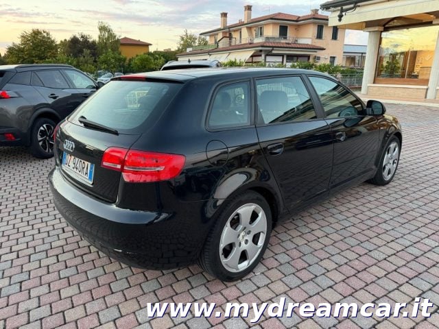 Audi A3 1.6 TDI 105 CV S Line - foto 4 di 4