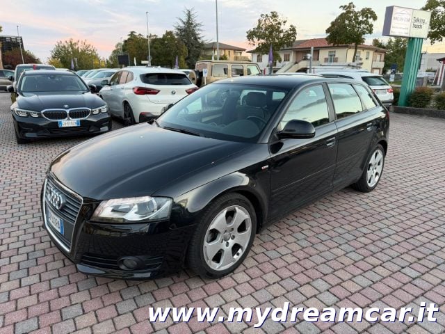 Audi A3 1.6 TDI 105 CV S Line - foto 2 di 4