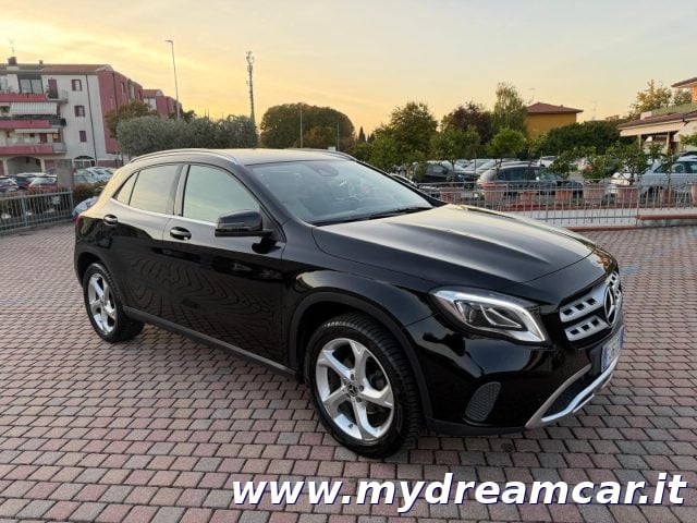 Mercedes-Benz GLA 200 d Automatic Sport - foto 4 di 4