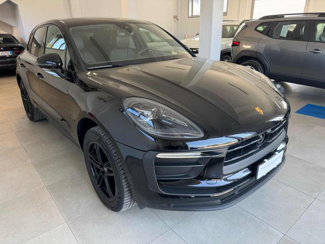 Porsche Macan 2 - foto 2 di 17