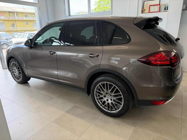 Porsche Cayenne 3.0 Diesel - foto 4 di 4