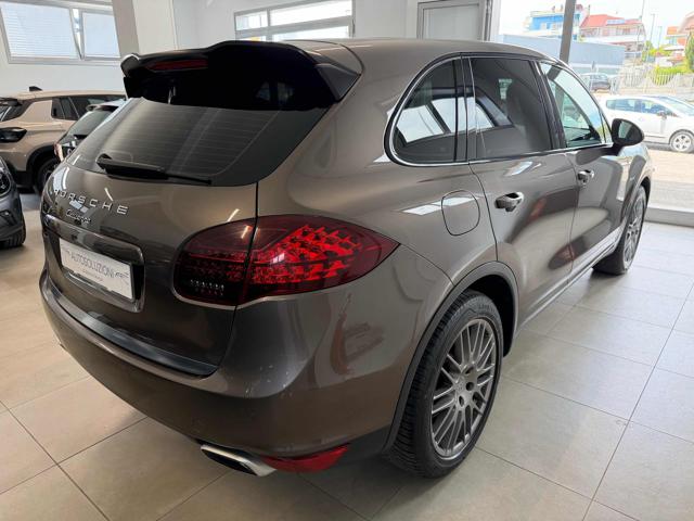 Porsche Cayenne 3.0 Diesel - foto 3 di 4