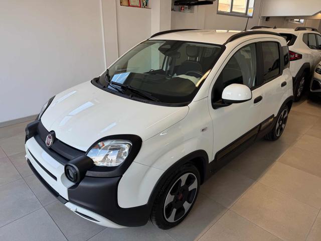 Fiat Panda Cross 1.0 FireFly S&S Hybrid Pandina, del 2025, 24.500 km, in vendita a Spoltore (PE)