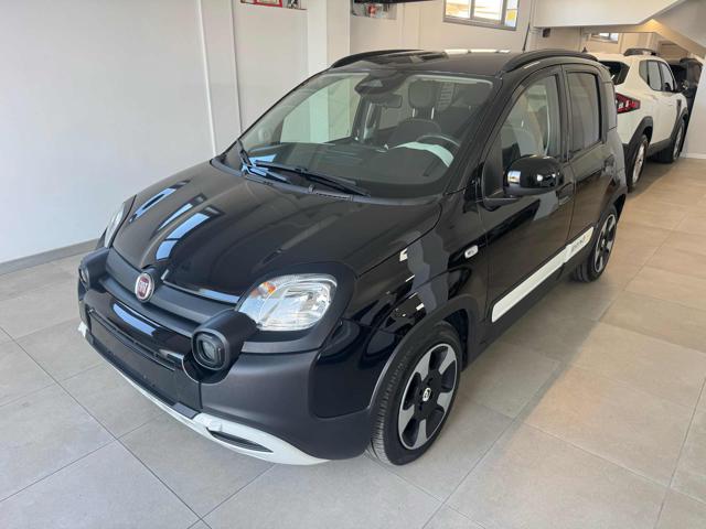 Fiat Panda Cross 1.0 FireFly S&S Hybrid Pandina, del 2025, 27.493 km, in vendita a Spoltore (PE)