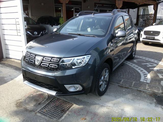 Dacia Sandero Stepway 1.0 TCe 100 CV ECO-G Comfort usato a NAPOLI