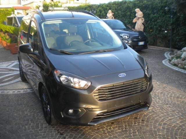 Ford Tourneo Courier 1.5 TDCI 100 CV Sport usato a NAPOLI