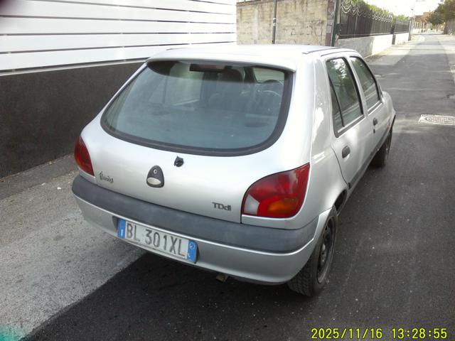 Ford Fiesta 1.8 TDdi cat 5 porte Ambiente - foto 4 di 13