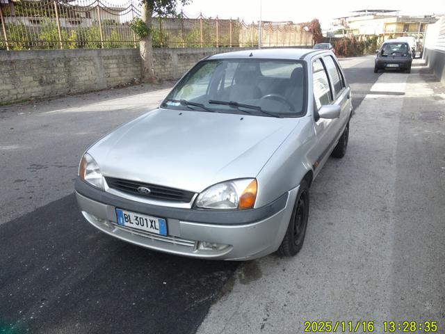 Ford Fiesta 1.8 TDdi cat 5 porte Ambiente, del 2001, 360.000 km, in vendita a Napoli (NA)