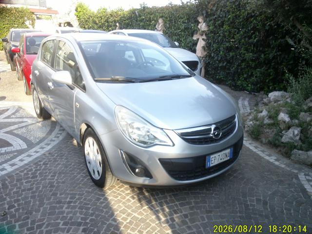 Opel Corsa 1.2 85CV 5 porte GPL-TECH Ecotec, del 2013, 220.000 km, in vendita a Napoli (NA)