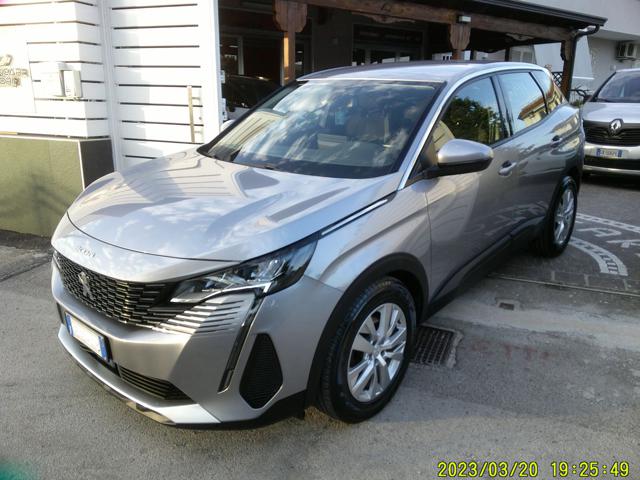 Peugeot 3008 BlueHDi 130 S&S Business cambio Automatico, del 2021, 115.000 km, in vendita a Napoli (NA)