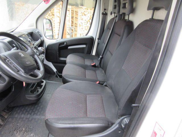 Peugeot Boxer 333 2.2 BlueHDi 140 S&S PM-TM Furgone - foto 4 di 4