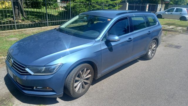 Volkswagen Passat 2.0 TDI DSG Business BlueMotion Technology usato a MAGENTA