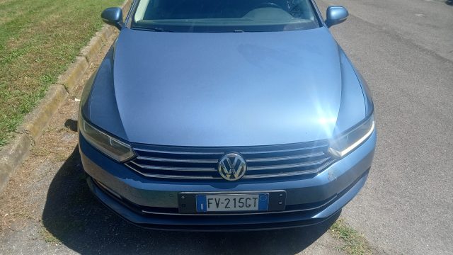 Volkswagen Passat 2.0 TDI DSG Business BlueMotion Technology - foto 2 di 4