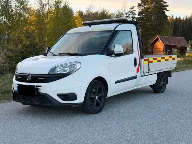 Fiat Doblo 1.3 Mjt Cassonato 3 POSTI Work-Up GANCIO TRAINO - foto 2 di 4