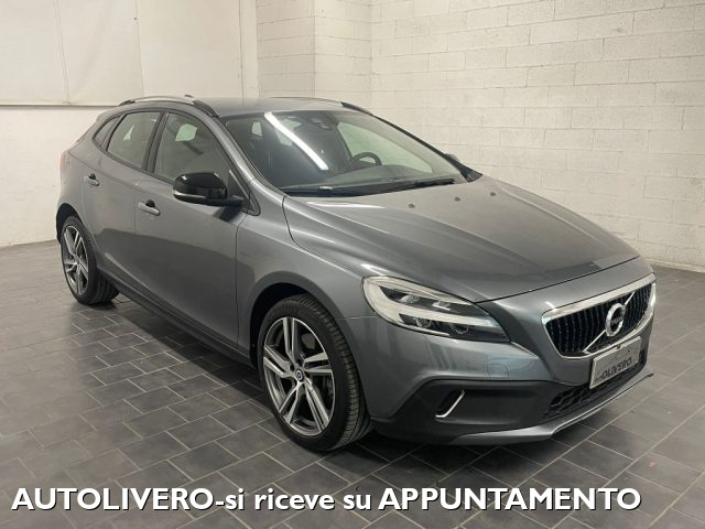 Volvo V40 Cross Country D2 120cv-LED-NAVI-C.18 usato a FOSSANO