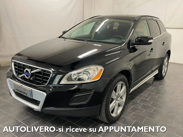 Volvo XC60 D3 AWD Geartronic Momentum-UNIPRO - foto 2 di 4