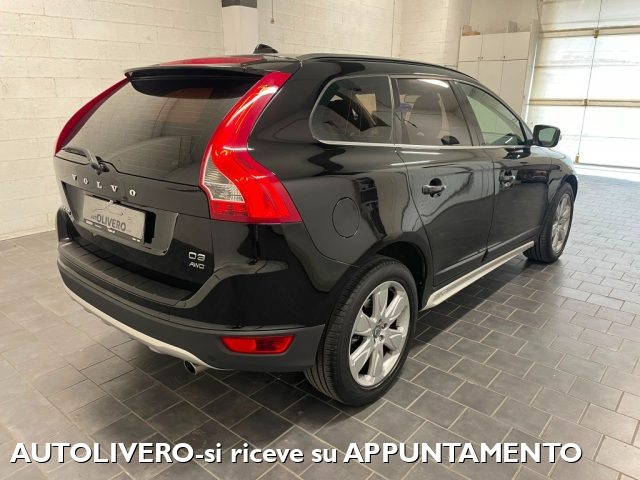 Volvo XC60 D3 AWD Geartronic Momentum-UNIPRO - foto 4 di 4