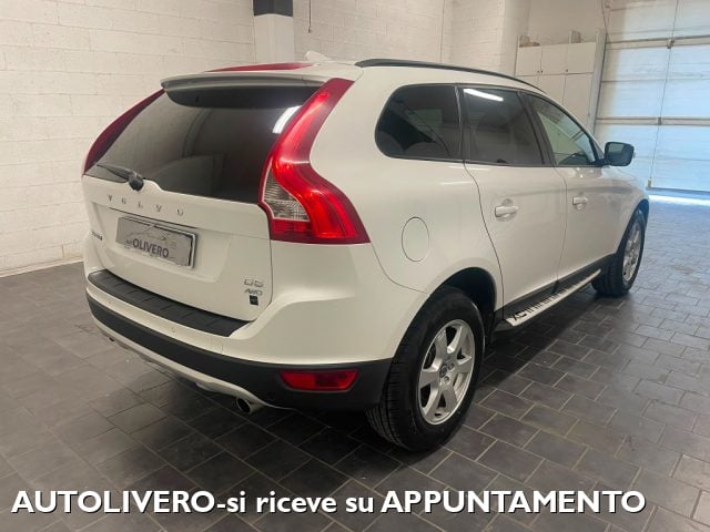 Volvo XC60 D5 AWD 205CV Momentum-PERFETTA - foto 4 di 4