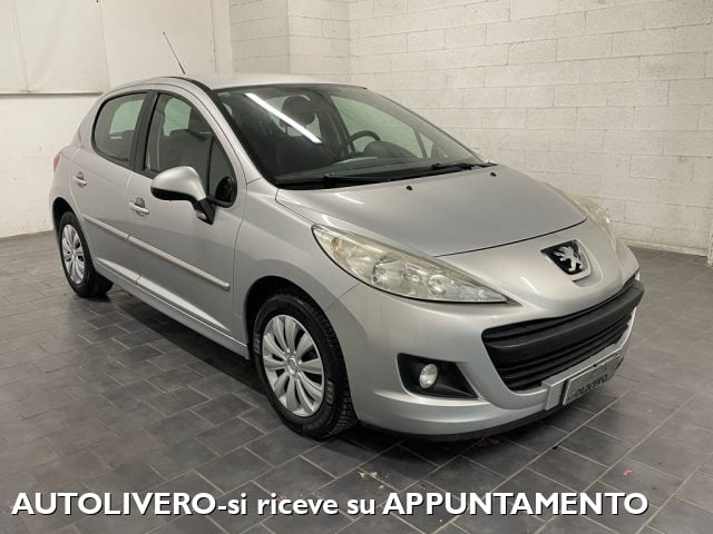Peugeot 207 Plus 1.4 HDi 70CV 5 porte, del 2014, 159.768 km, in vendita a Fossano (CN)