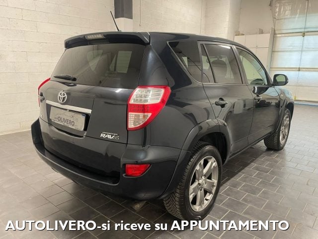 Toyota RAV 4 RAV4 2.2 D-Cat A/T 150 CV-NAVI-CAMERA - foto 4 di 4