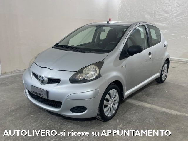 Toyota Aygo 1.0 68cv 5 porte Sol-CLIMA - foto 2 di 4