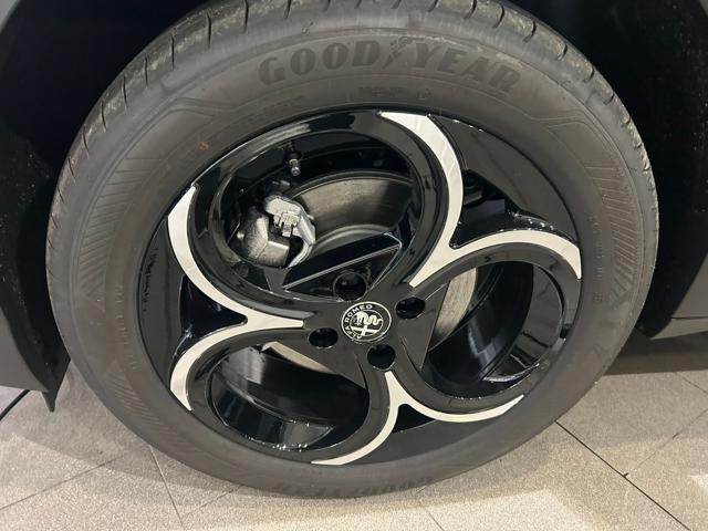 Alfa Romeo Junior 1.2 145 CV Hybrid Sport Speciale techno&Tetto. - foto 2 di 4
