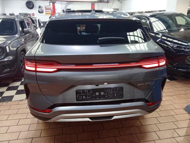 BYD Seal U DMi 1.5 Turbo 324 CV 4wd PHEV Design - foto 3 di 4