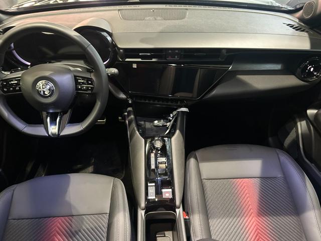 Alfa Romeo Junior 1.2 145 CV Hybrid eDCT6 Q4 Techno pack - foto 4 di 4