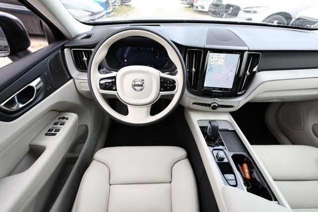 Volvo XC60 T8 Plug-in hybrid AWD automatico Ultra Dark - foto 2 di 4